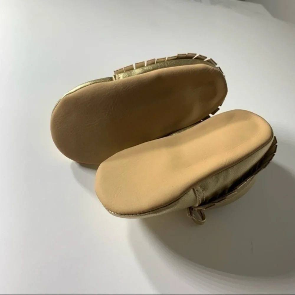 Old Navy Gold Fringe Moccasin Baby NWOT 12-18M